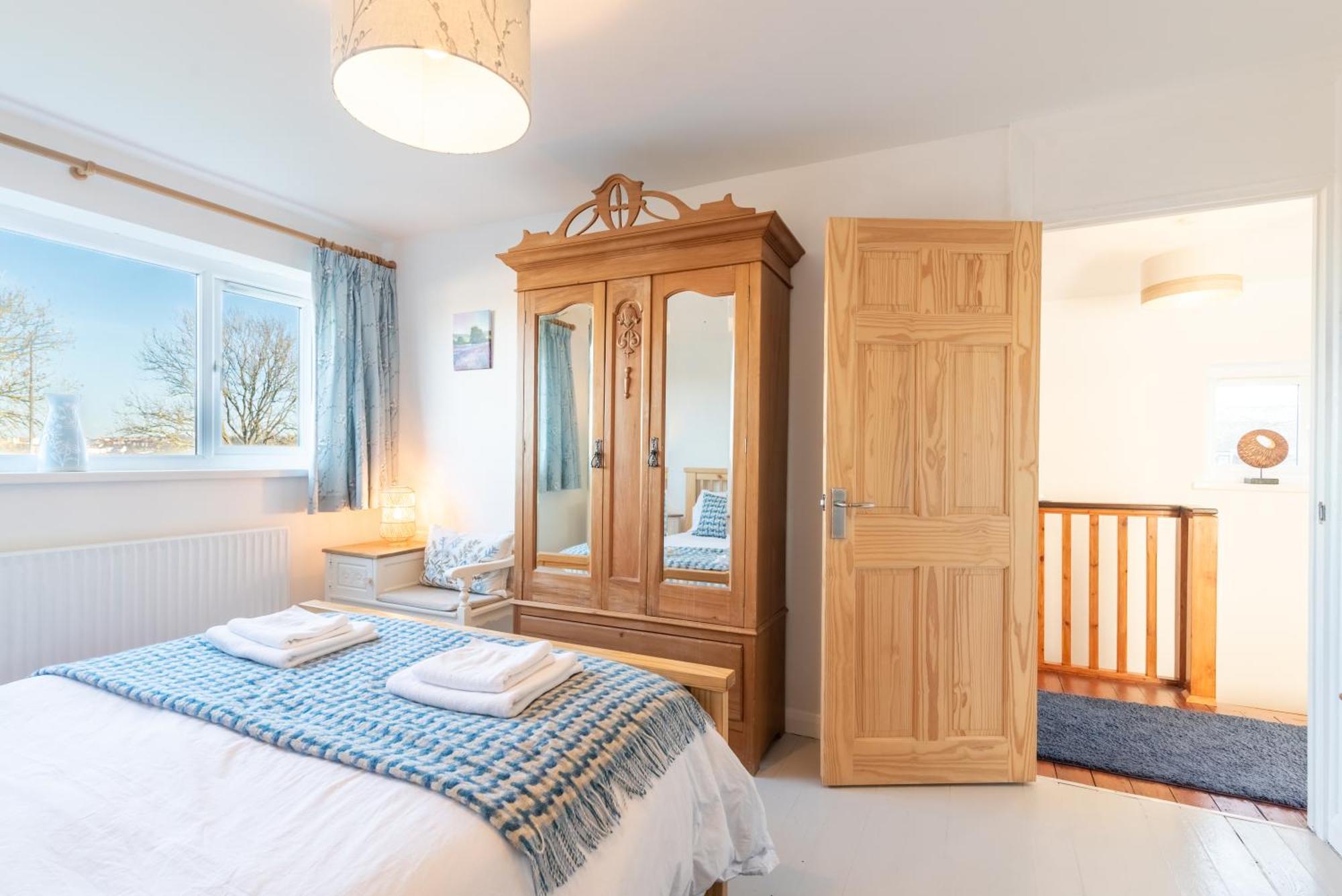 Port View House 3-Bedroom Self Catering Family Home With Garden Near Cardiff Exterior photo