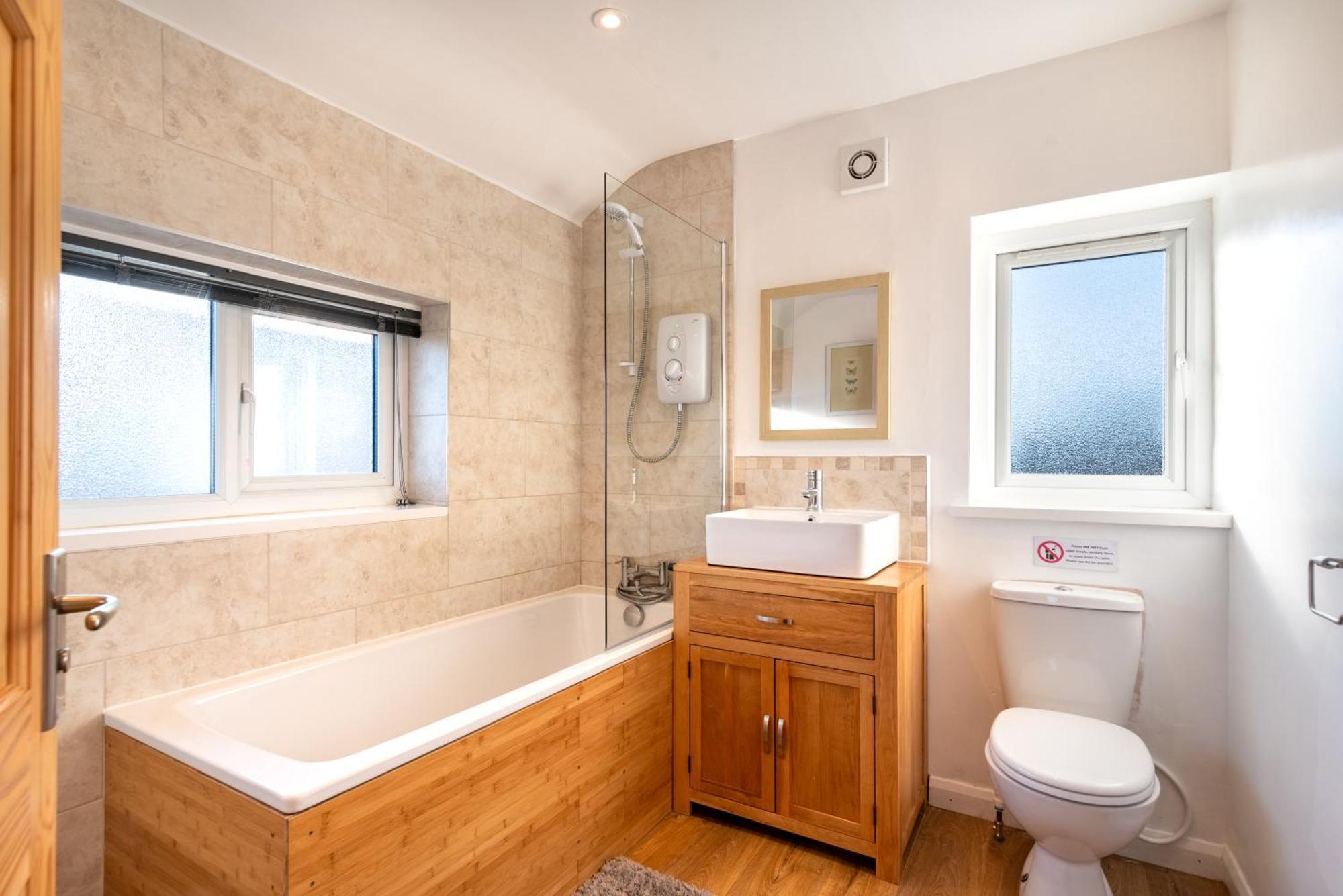 Port View House 3-Bedroom Self Catering Family Home With Garden Near Cardiff Exterior photo
